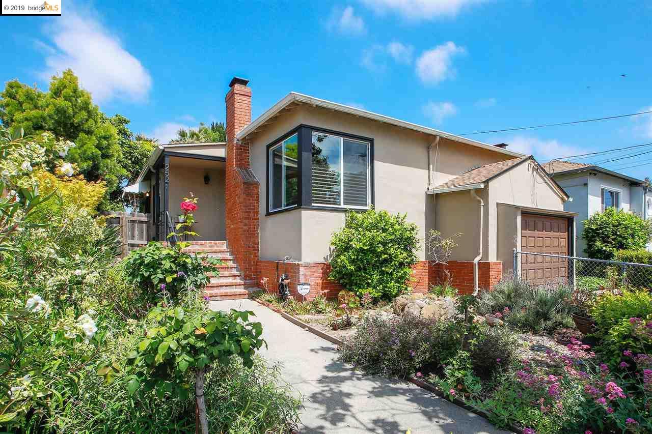 2521 24Th Ave - Photo 1