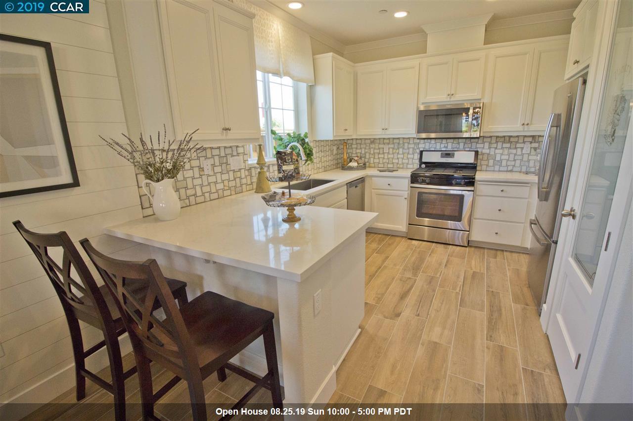 18 Belle Harbor Circle - Photo 1