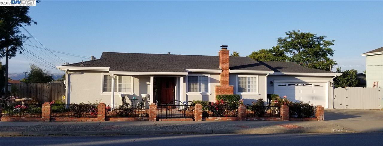 35972 Haley St - Photo 1