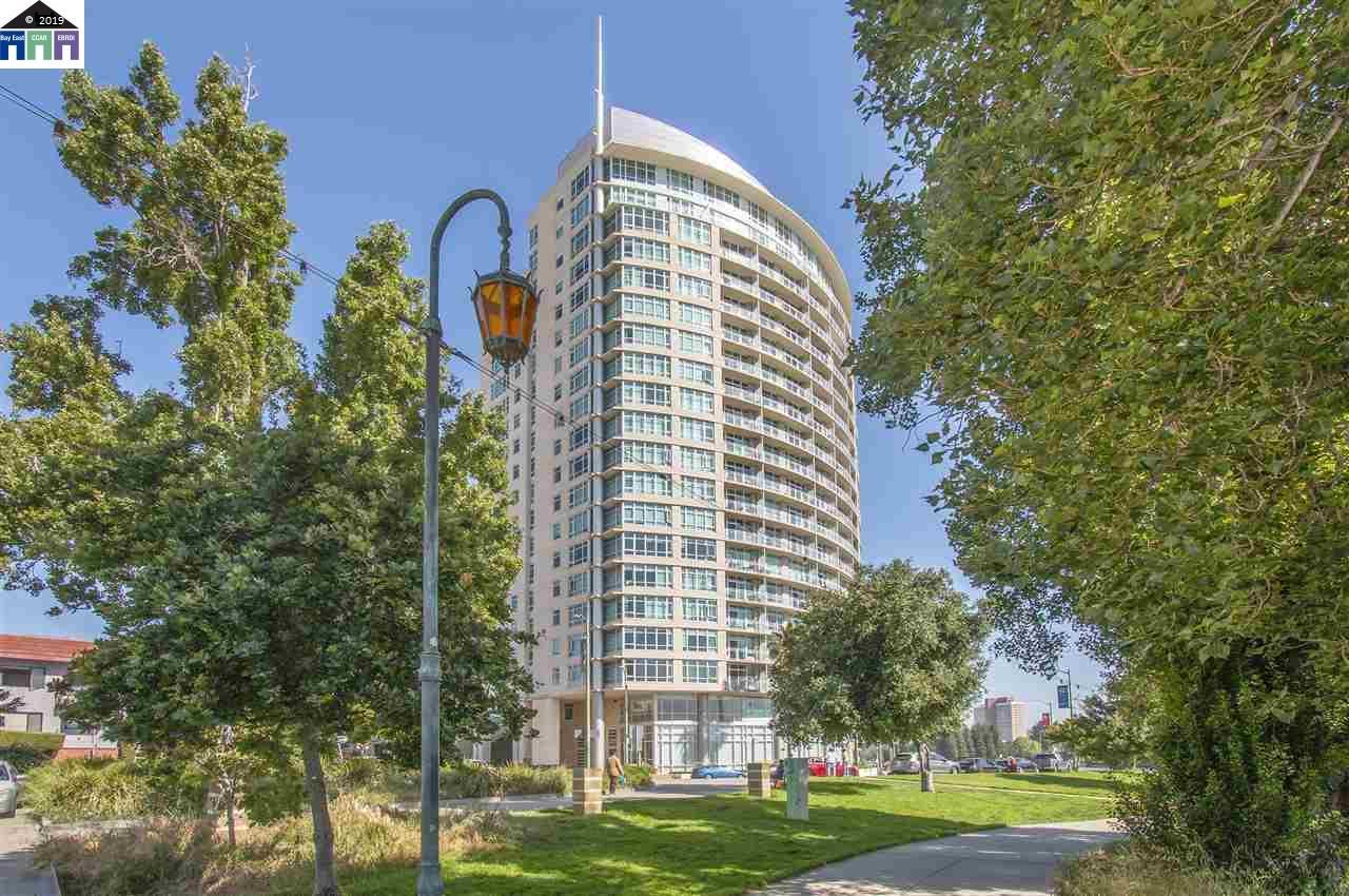 1 Lakeside Dr - Photo 1