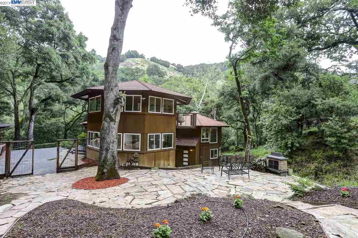 2060 Kilkare Rd - Photo 1