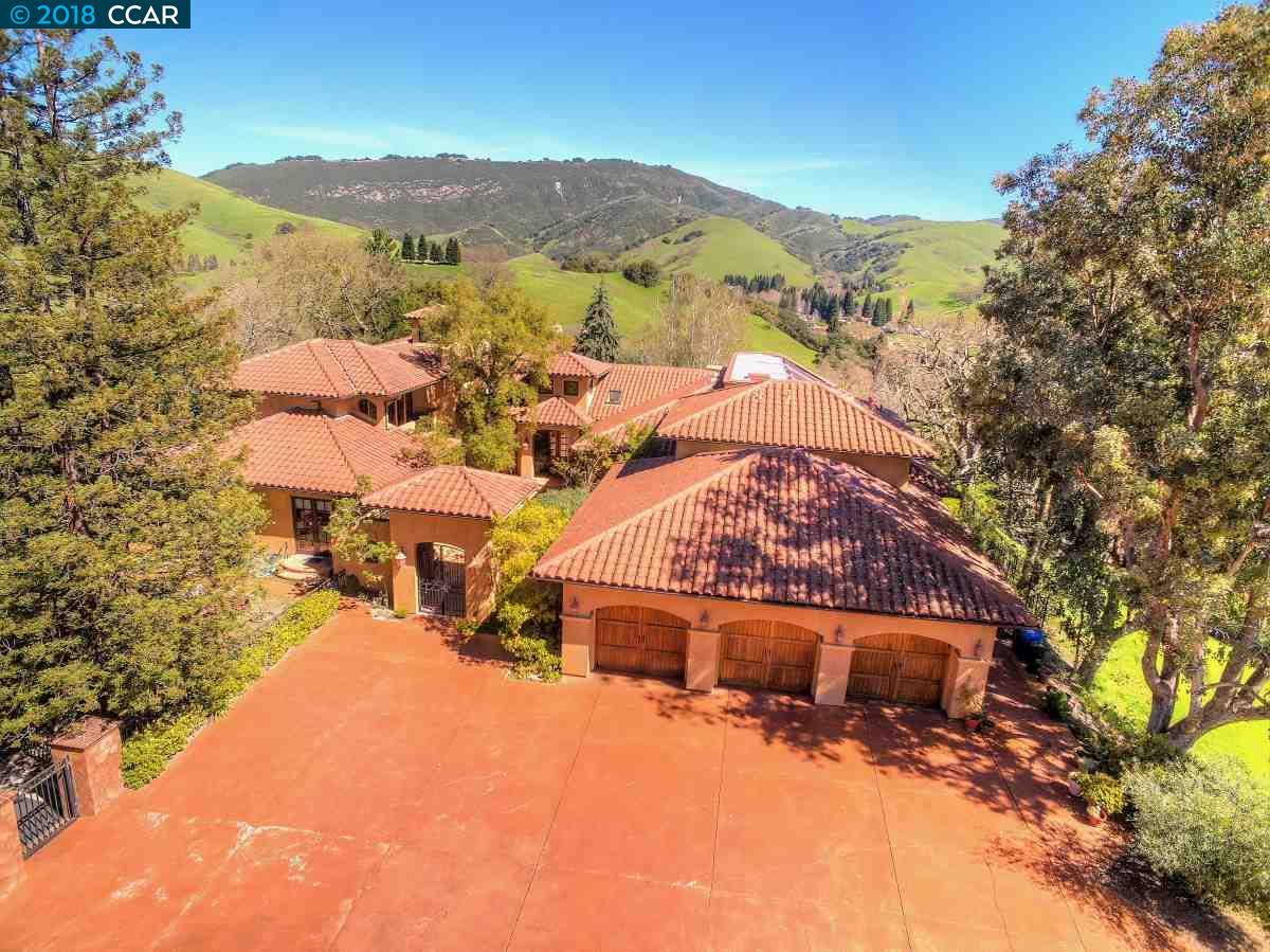 99 Oakridge Ct - Photo 1