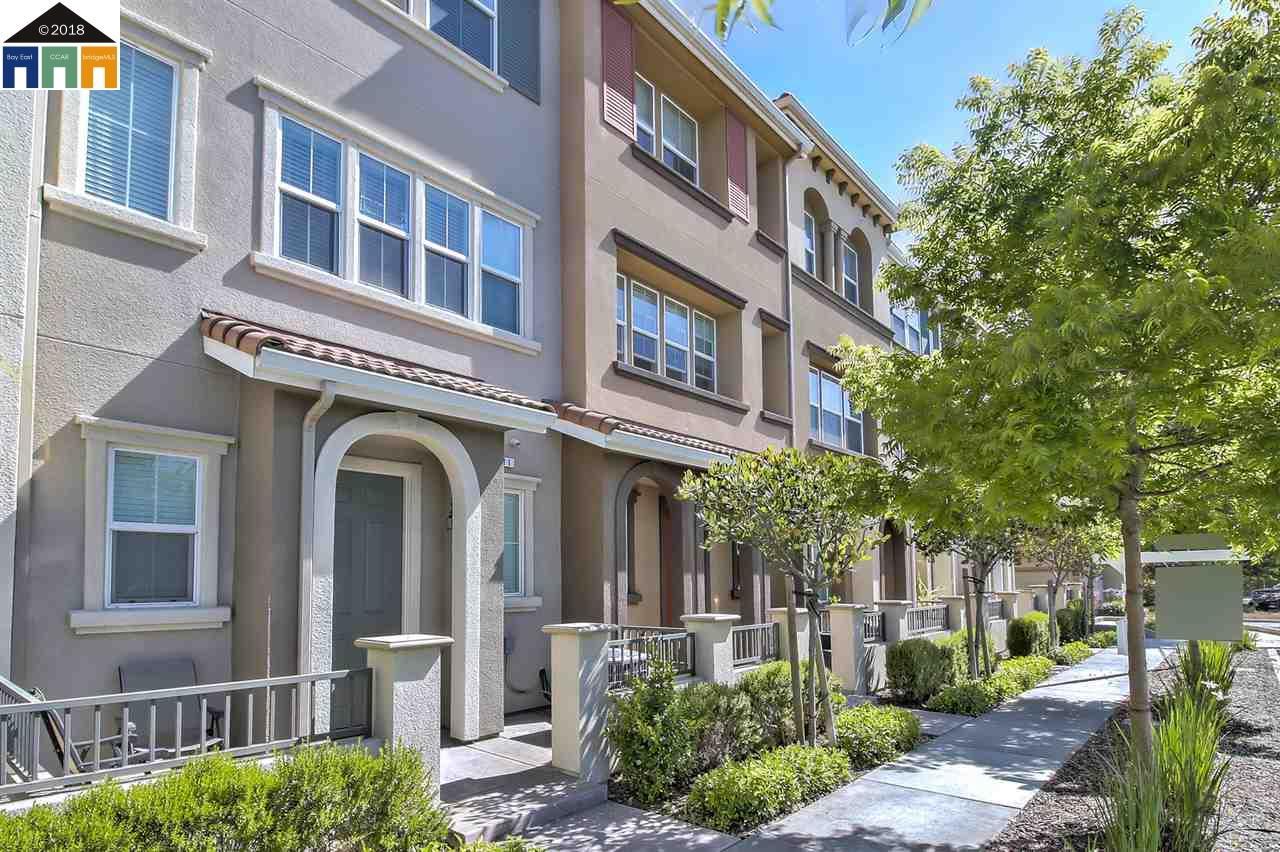 109 Burbank St - Photo 1