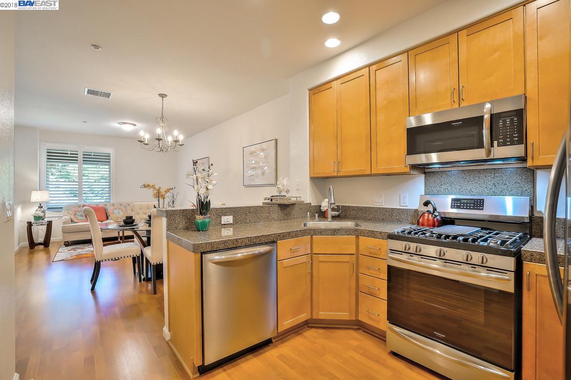 785 Dean Pl - Photo 1