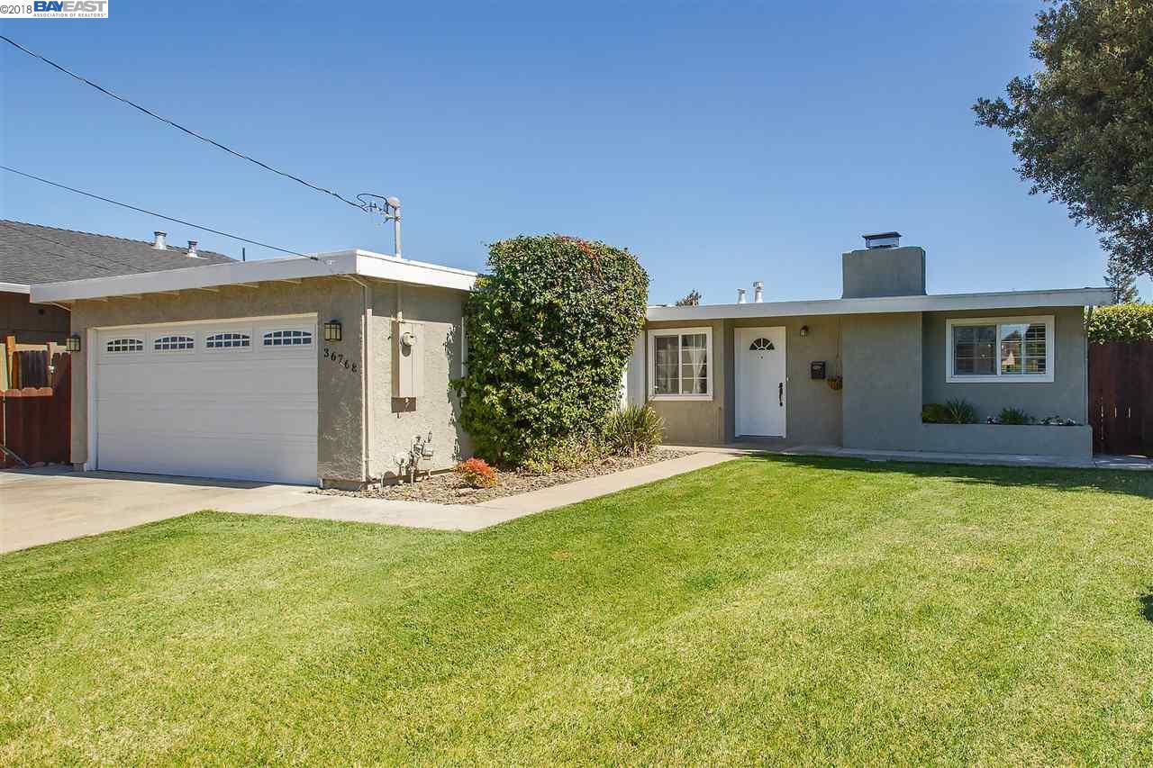 36768 Charles St - Photo 1
