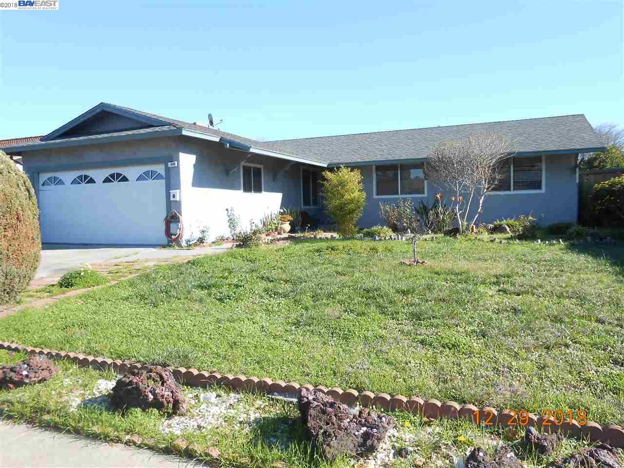 2469 Balmoral Street - Photo 1