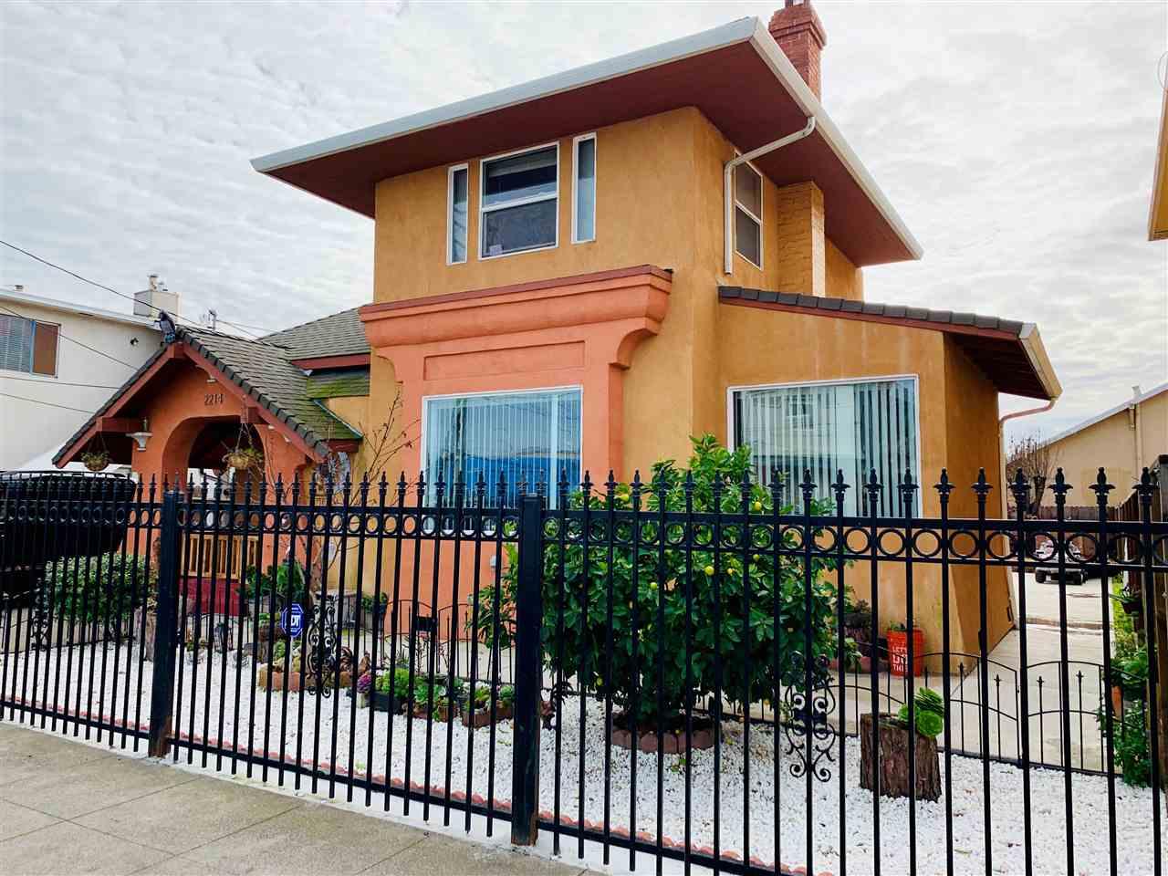 2214 Roosevelt Ave - Photo 1