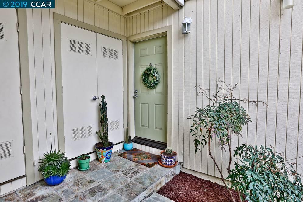 2827 Monument Blvd - Photo 1