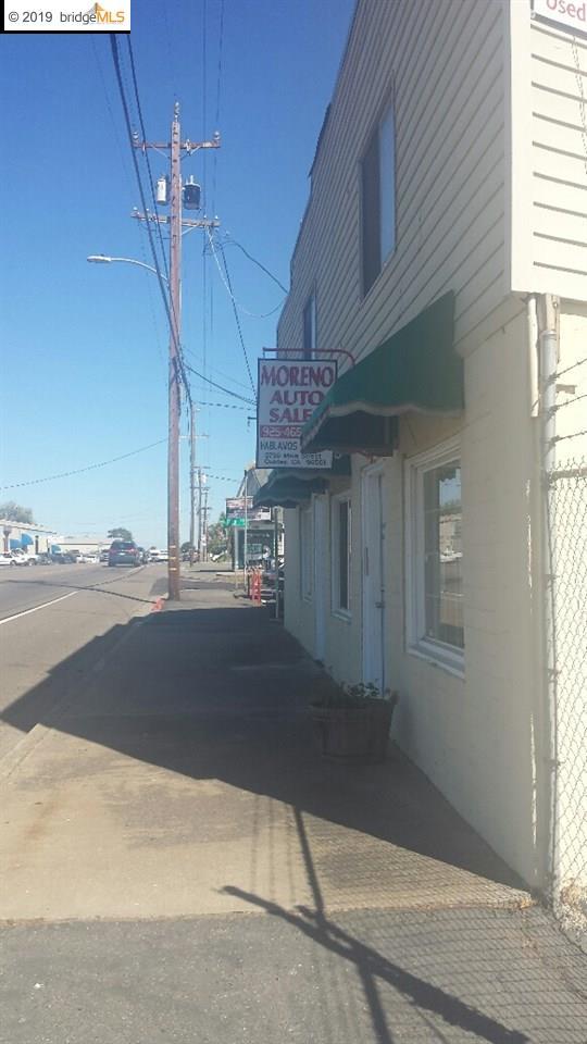 3739 Main St - Photo 1