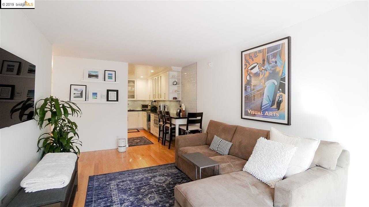 3241 Mission St - Photo 1