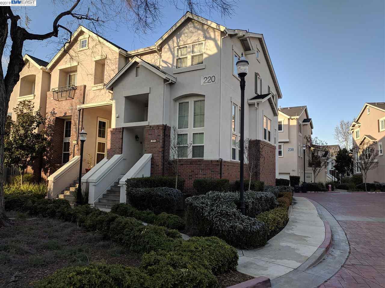 220 Wood Street - Photo 1