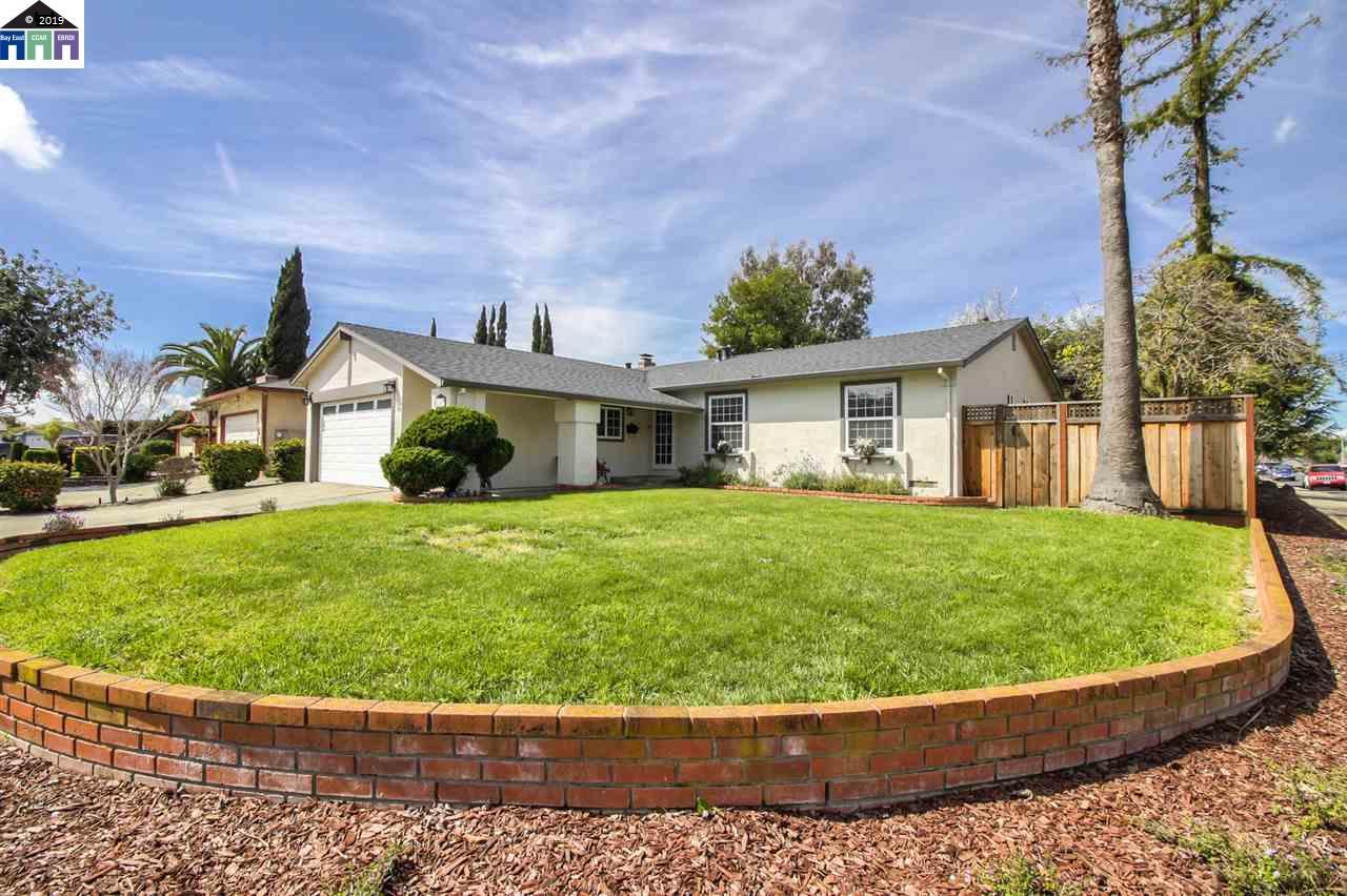 2743 Oak Tree Ct - Photo 1