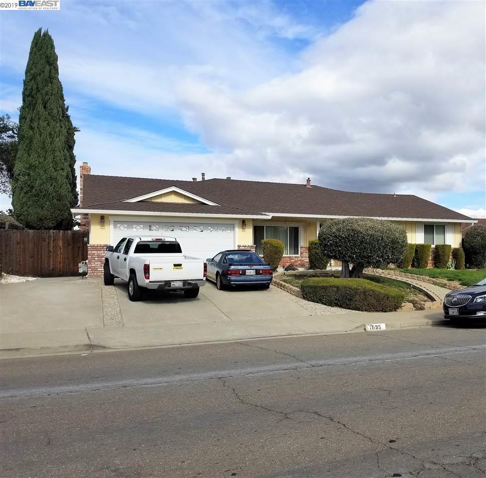 1095 Ventura Dr - Photo 1