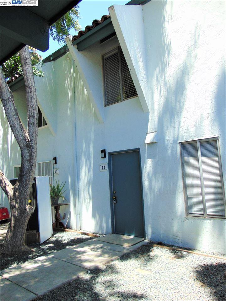 1009 Murrieta Blvd - Photo 1