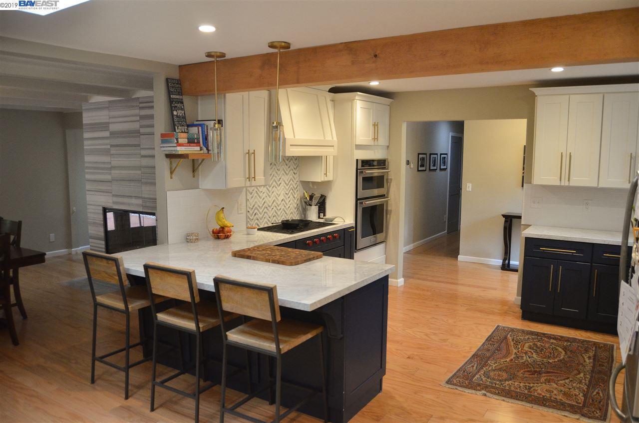 10 Whitehall Dr - Photo 1