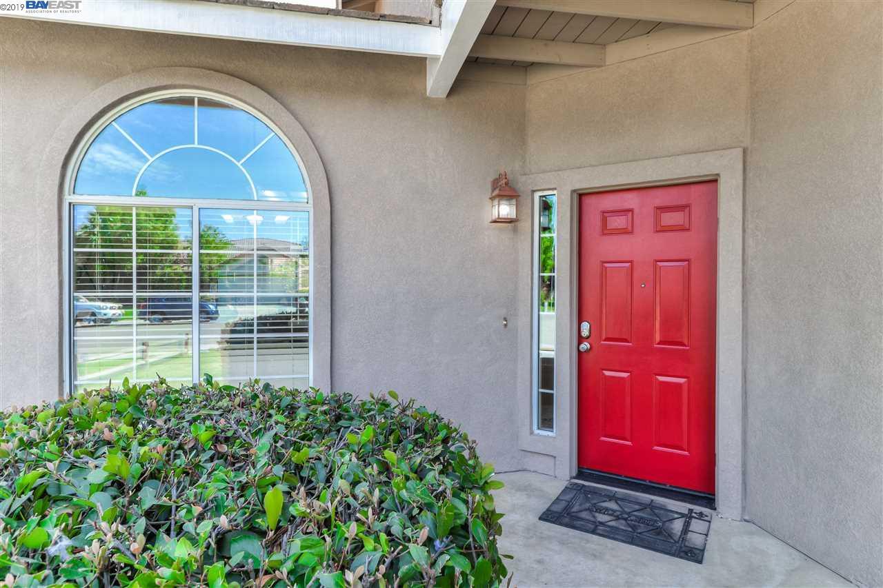 722 Saddleback Ct - Photo 1
