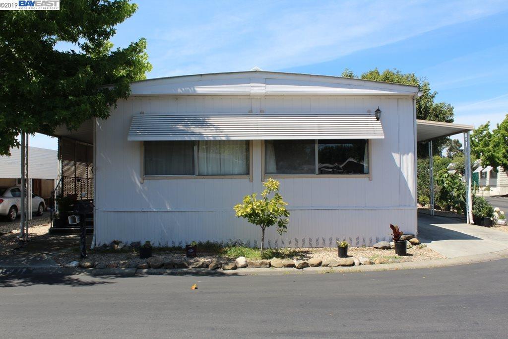 1411 Alcazar Ave - Photo 1