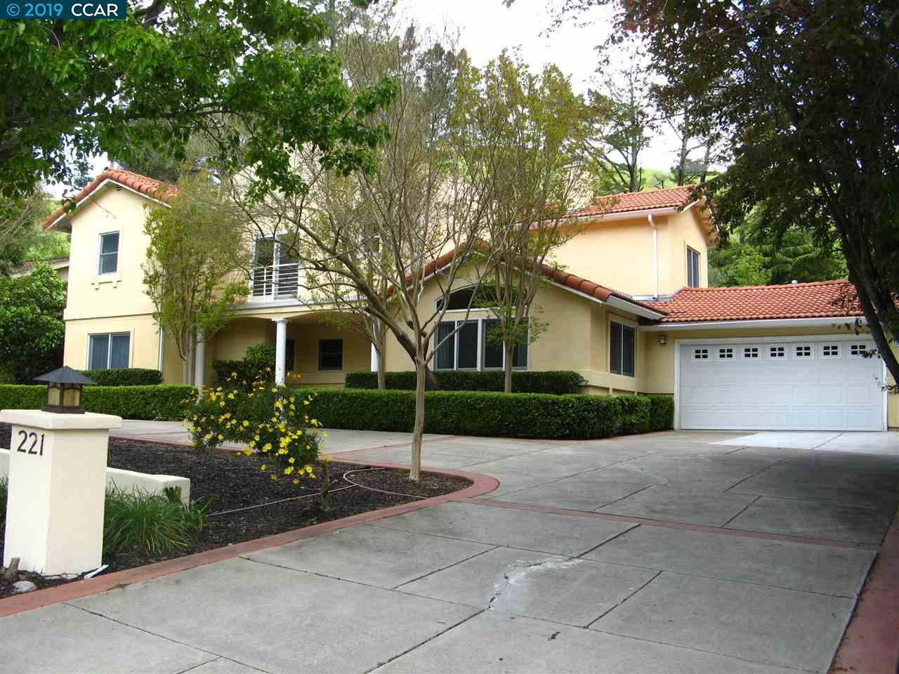 221 Rheem Blvd - Photo 1