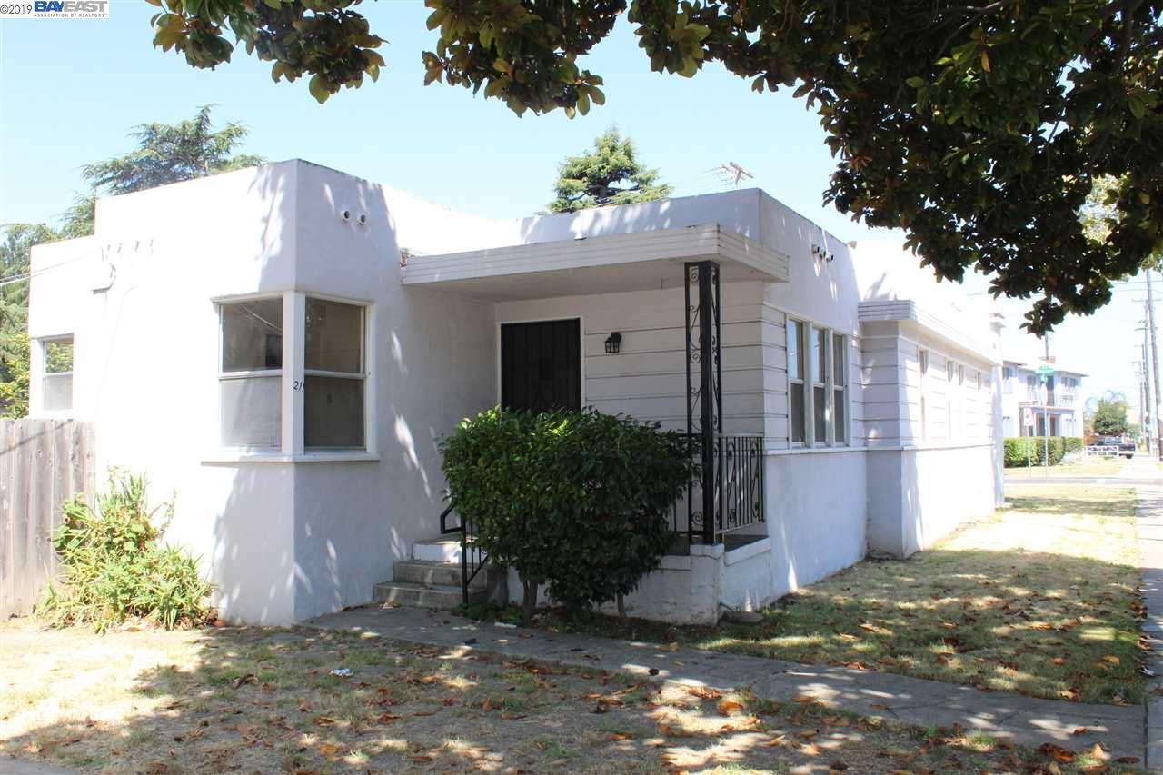 205 Bancroft Ave - Photo 1