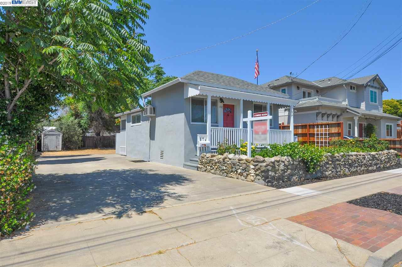 1742 Chestnut St - Photo 1
