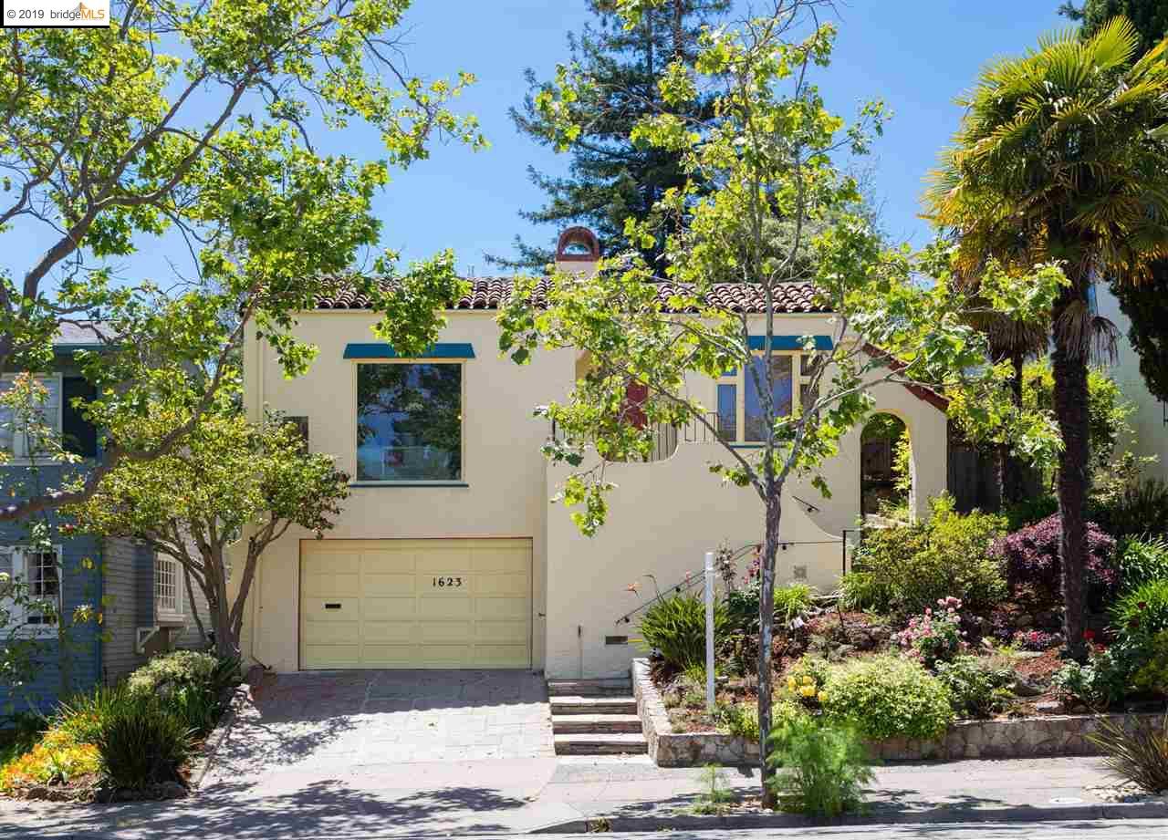 1623 Grand Ave - Photo 1
