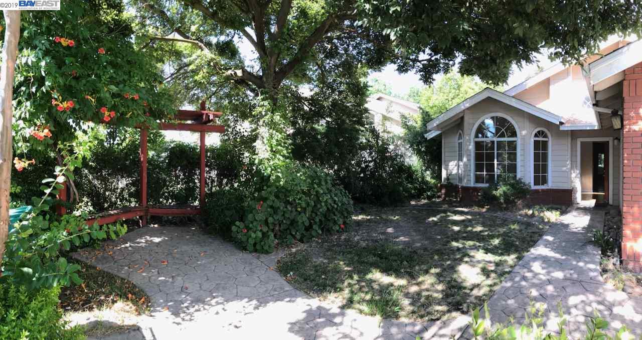 8640 Cottonwood Ln - Photo 1