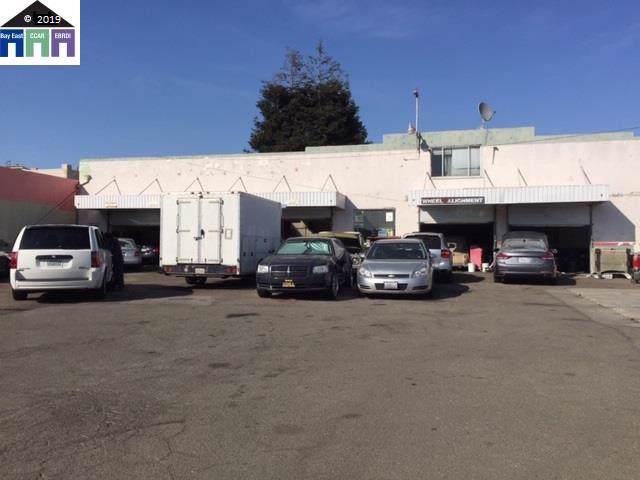 3131 Macdonald Ave - Photo 1