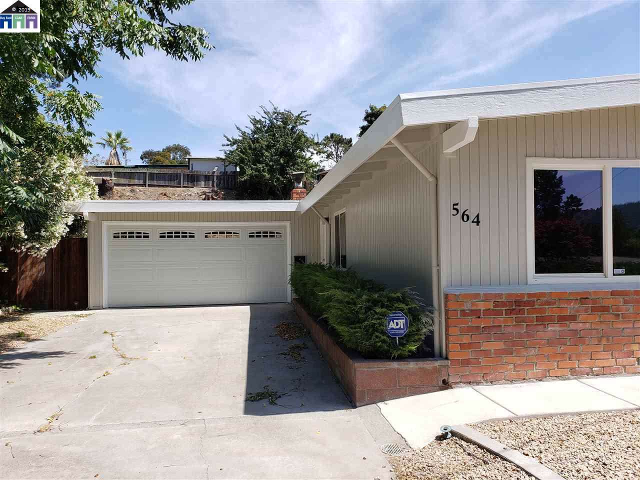 564 Pebble Dr - Photo 1