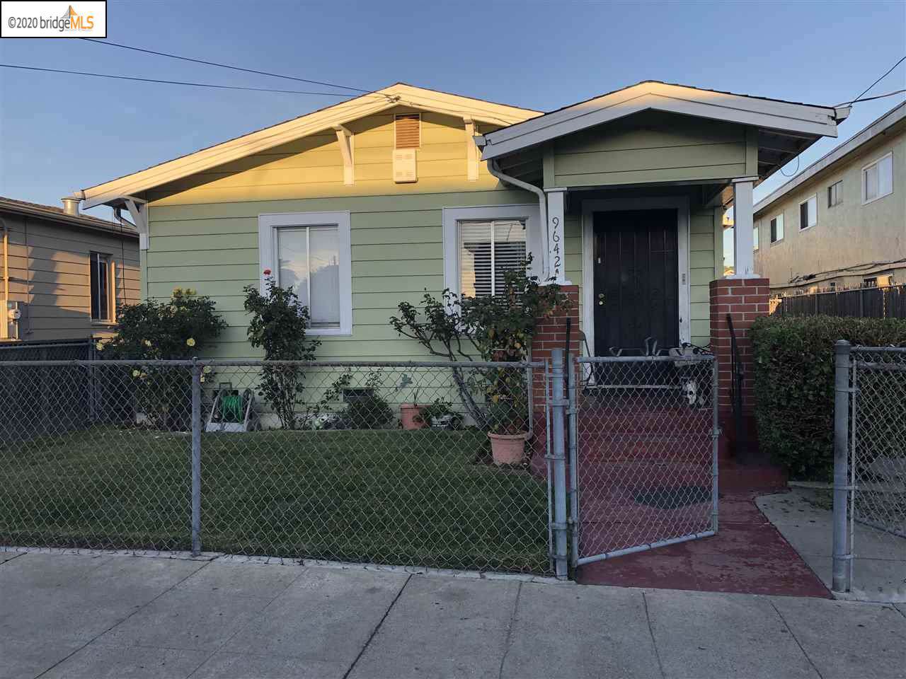 9642 Cherry St - Photo 1