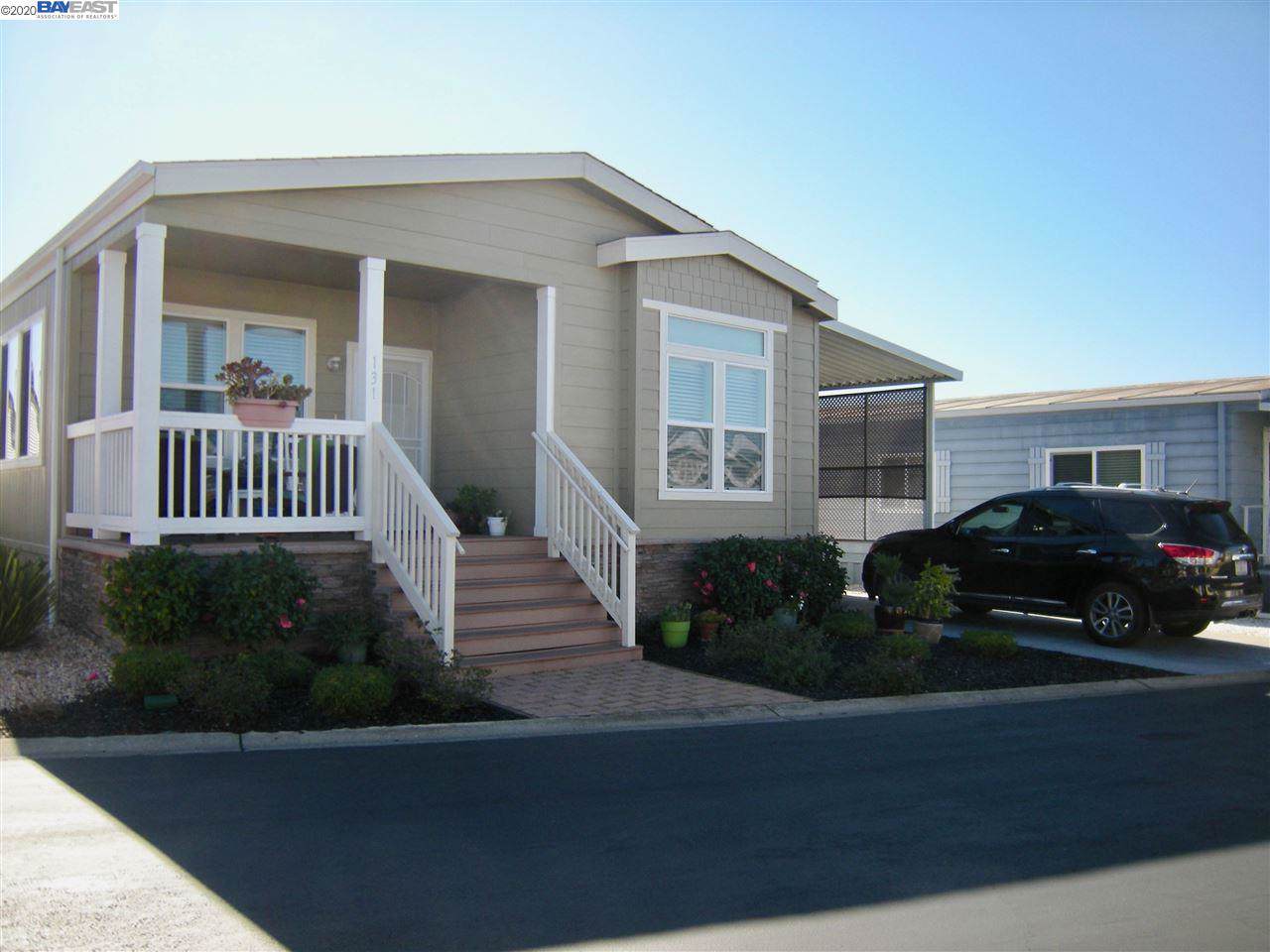 3263 Vineyard Ave - Photo 1