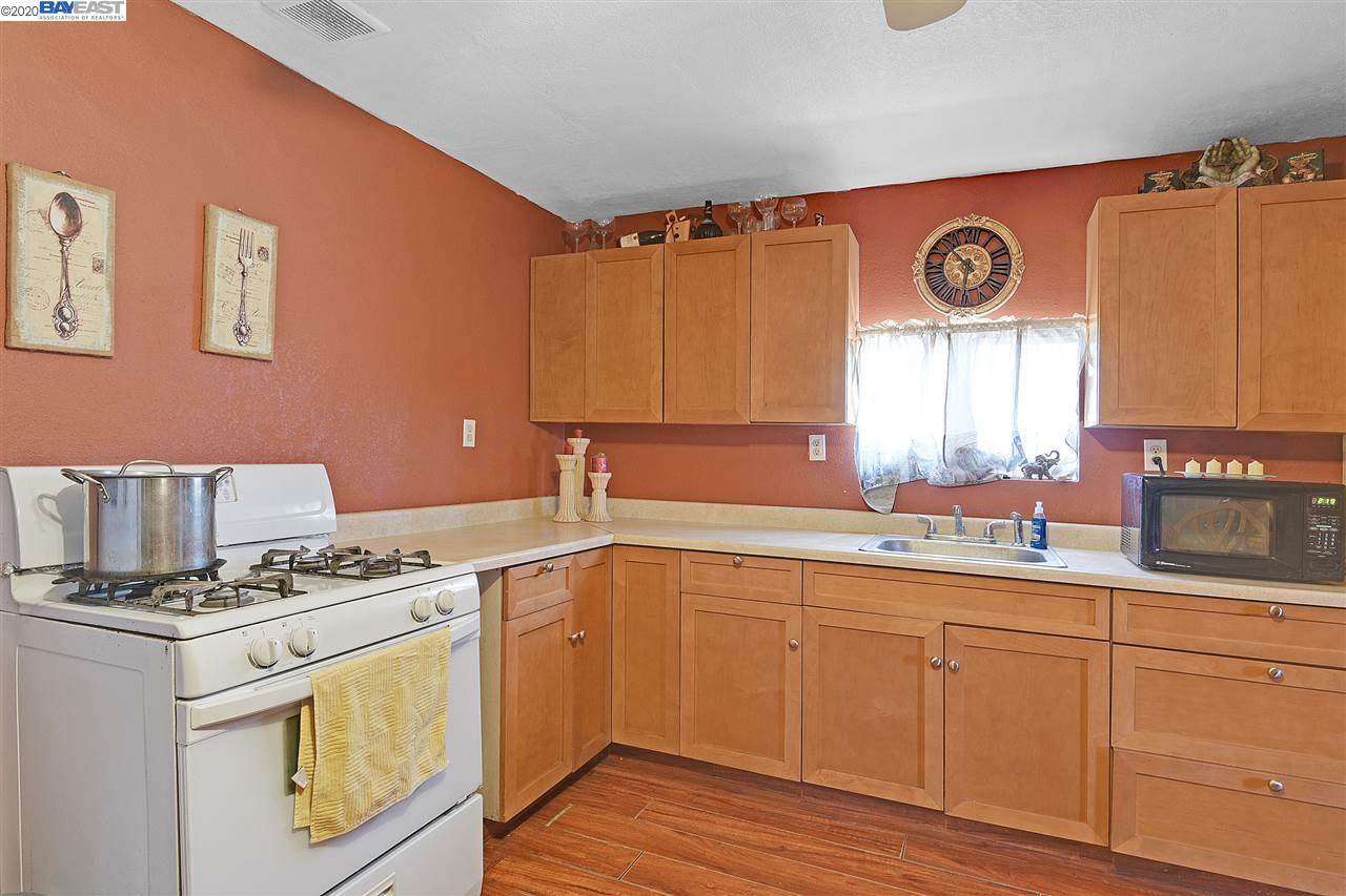 3706 11Th St - Photo 1