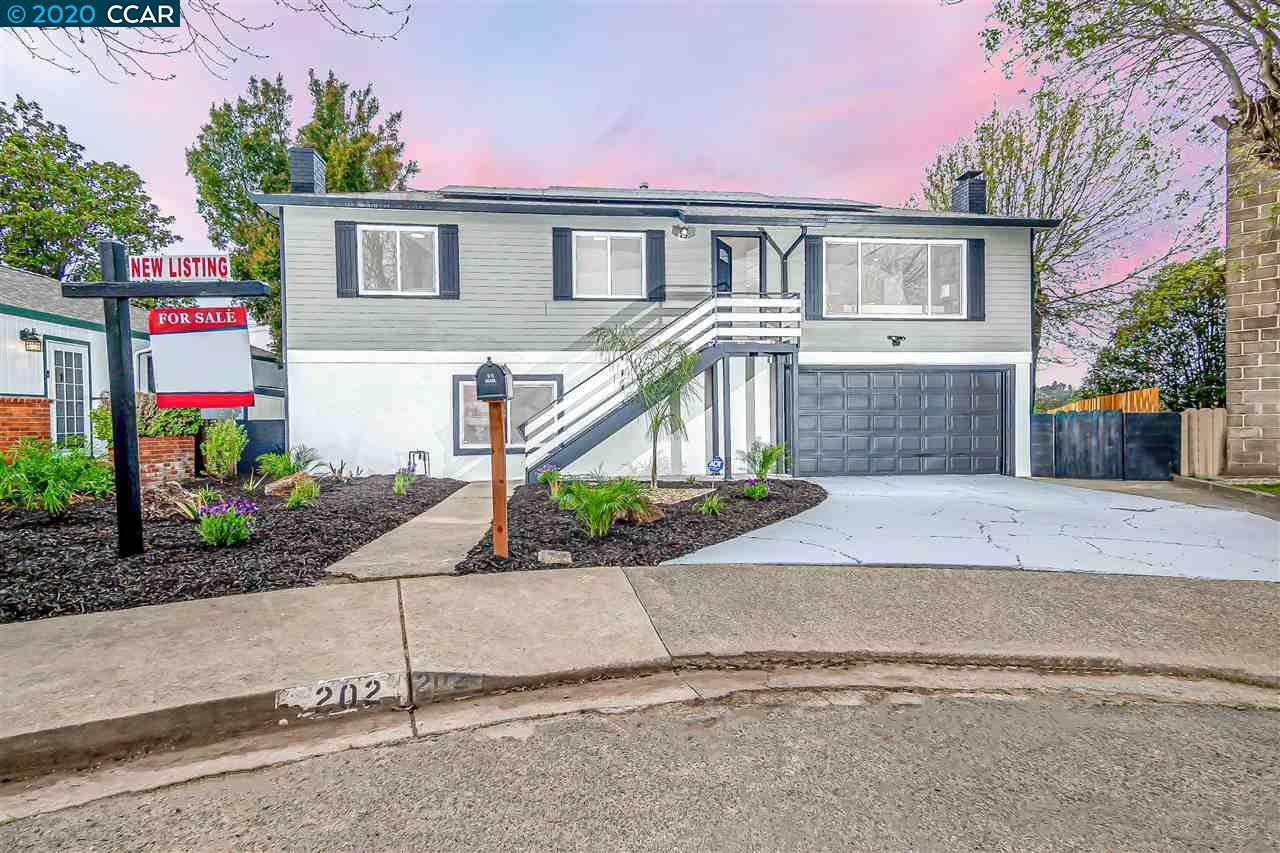 202 Mesa Verde St - Photo 1