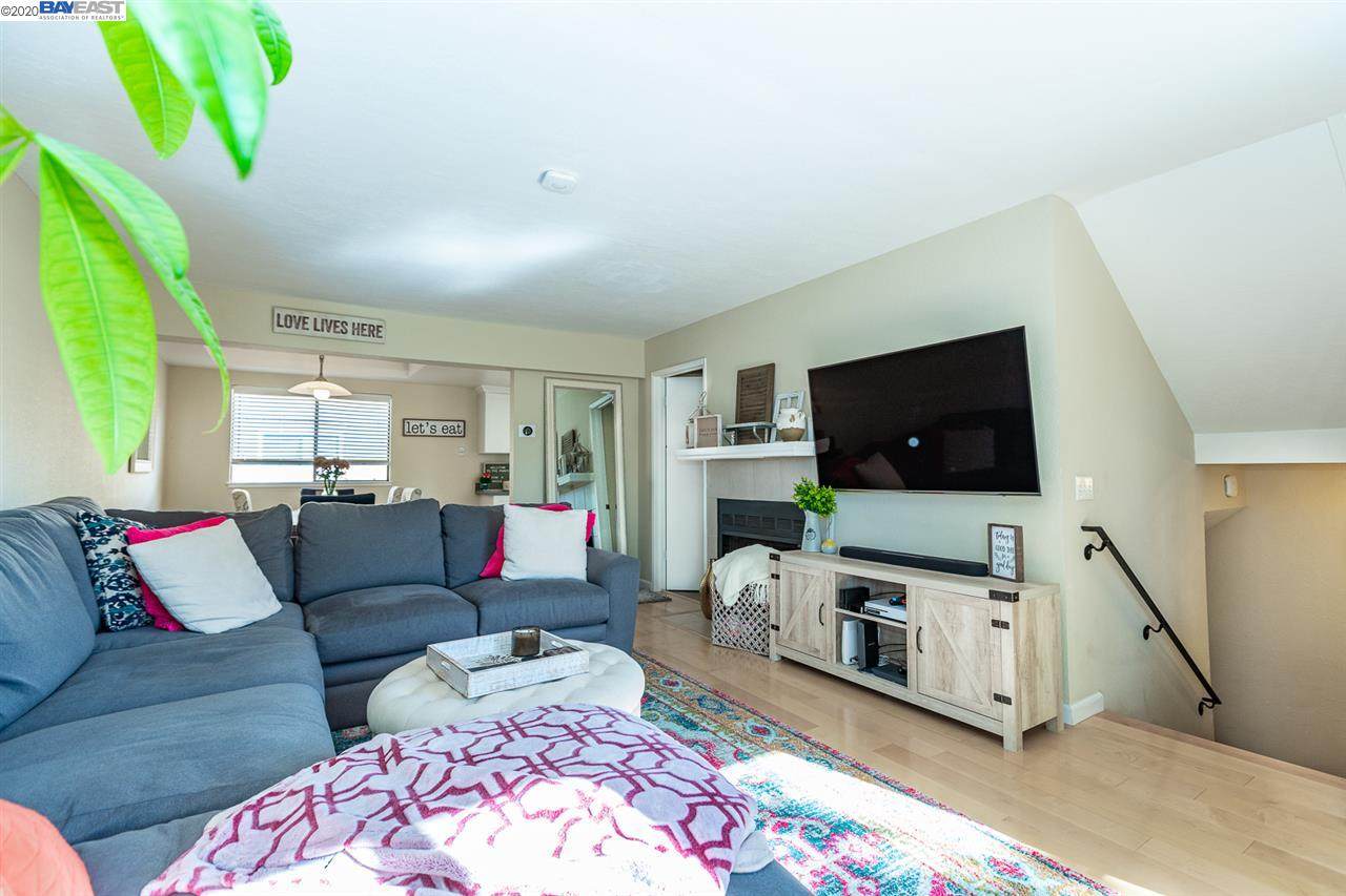 3555 Norton Way - Photo 1