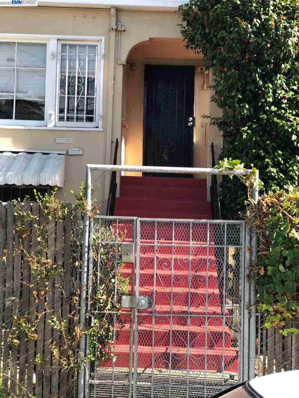 473 43rd St - Photo 1