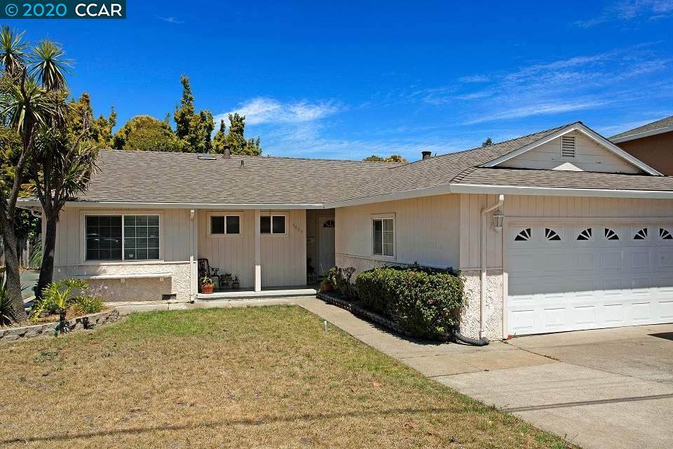 3007 Deseret Dr - Photo 1