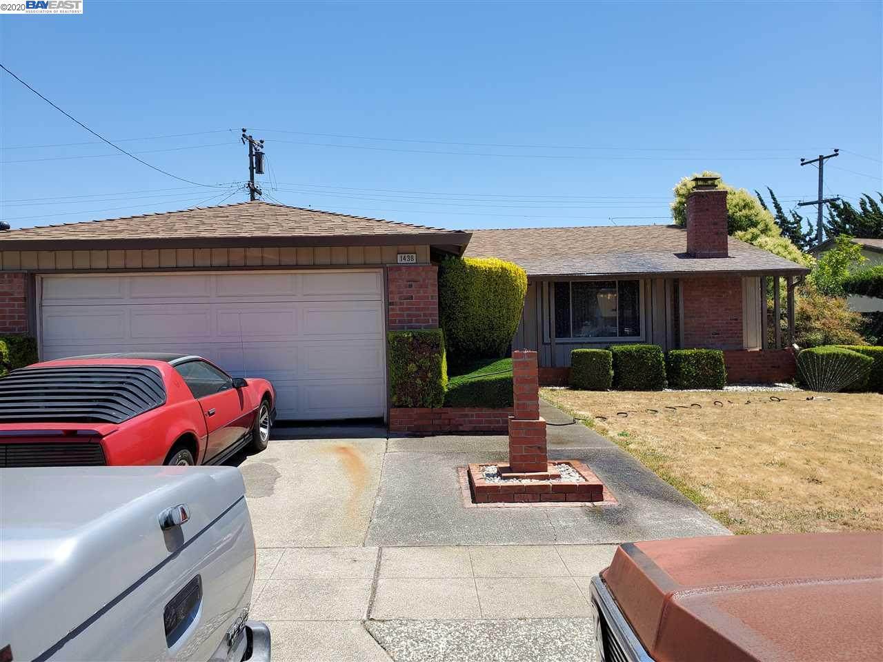 1438 Linfield Ln - Photo 1