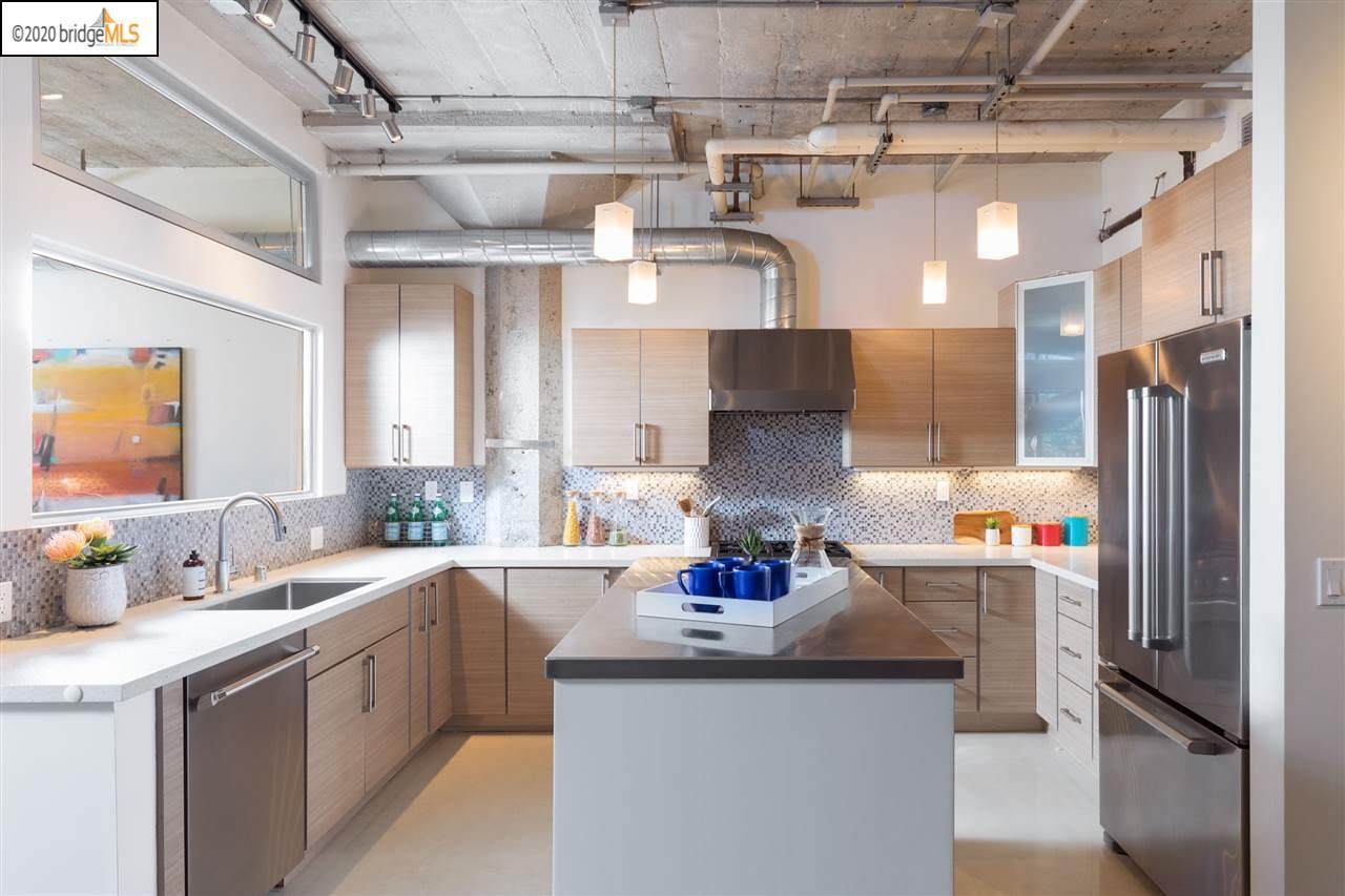 737 2nd St 201 - Photo 1