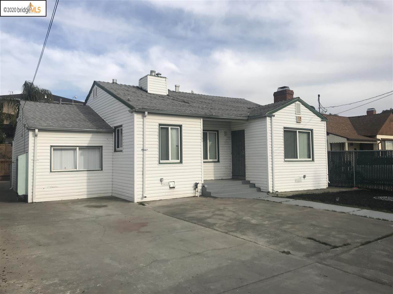 10034 Voltaire Ave - Photo 1