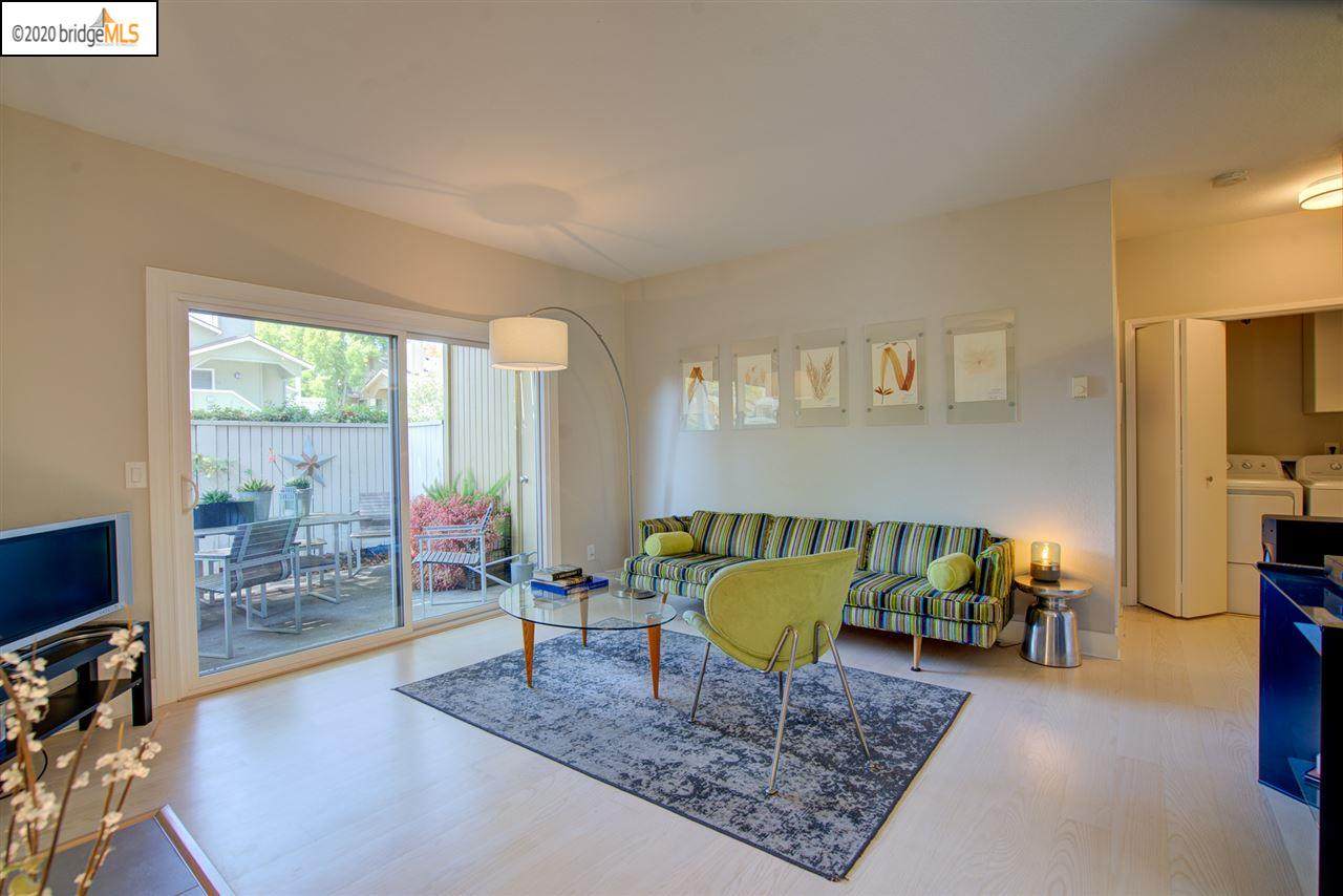 91 Schooner Ct - Photo 1