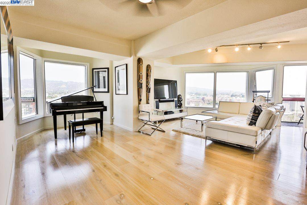 6363 Christie Ave 1427 - Photo 1