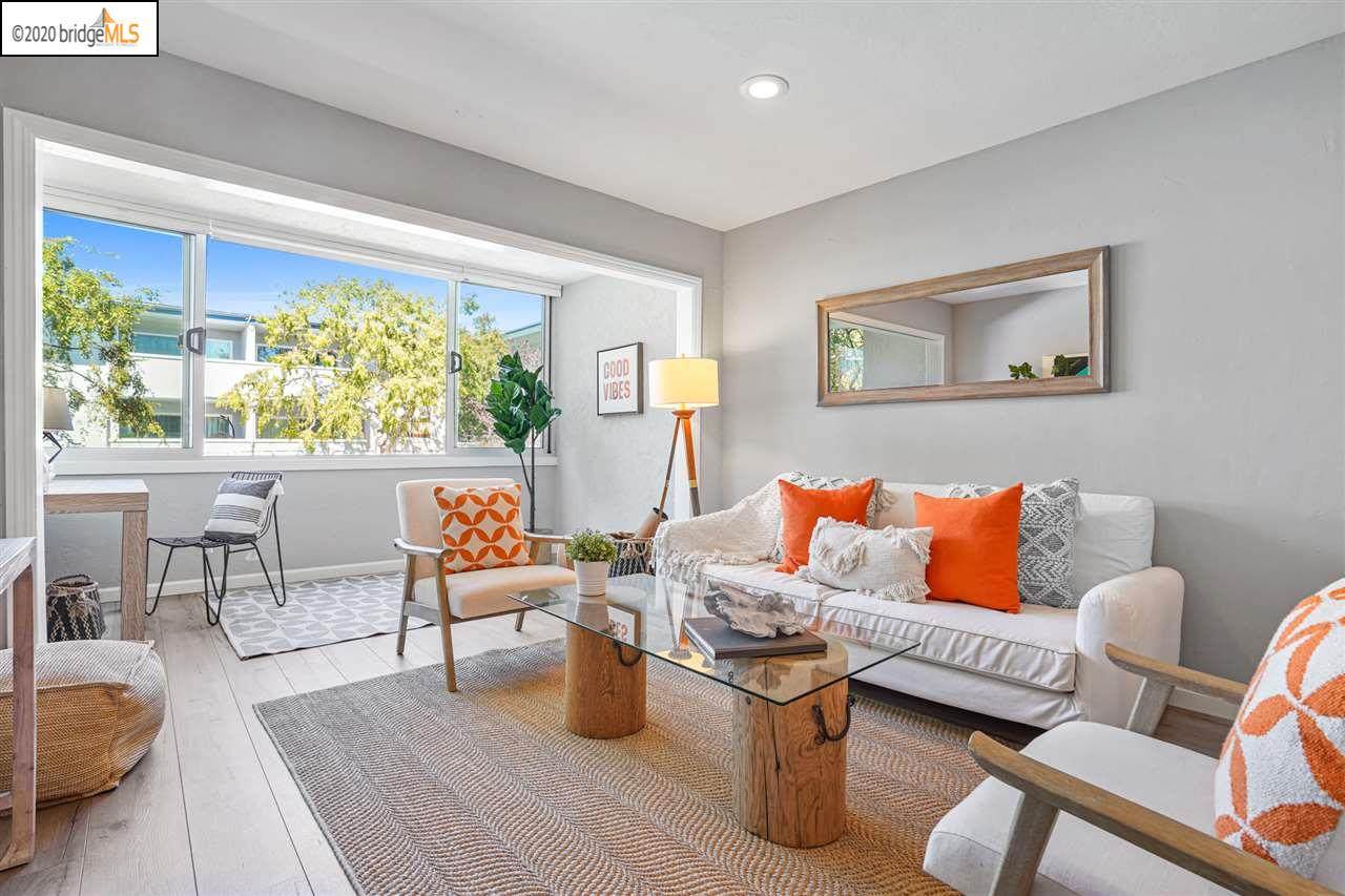 325 Kitty Hawk Rd. 208 - Photo 1