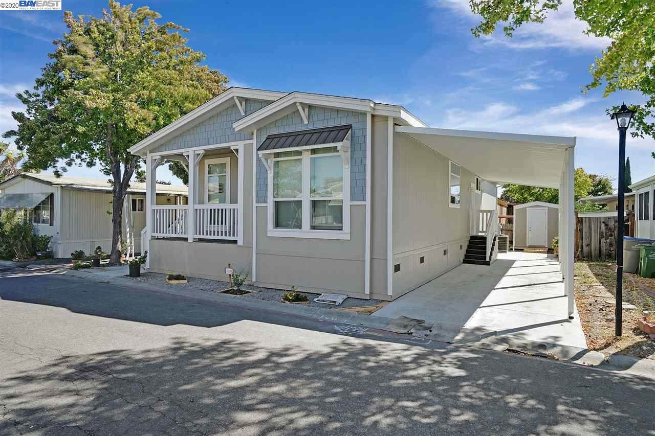 587 Hermitage Dr - Photo 1