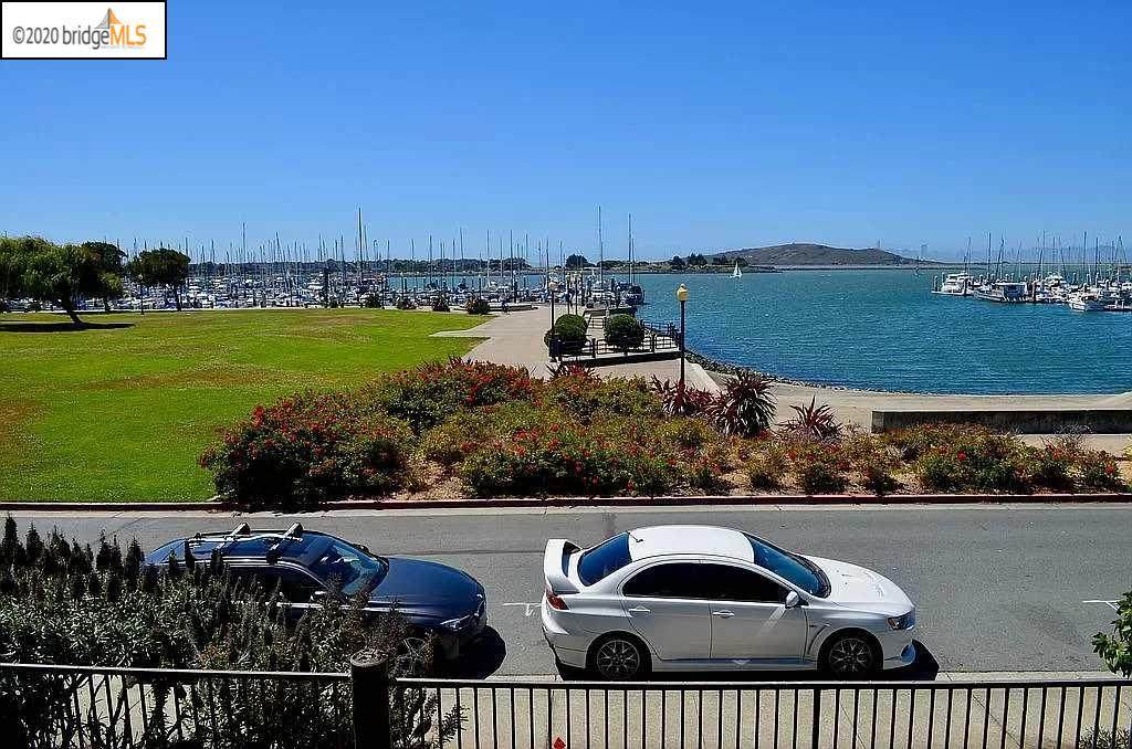 185 Schooner Ct - Photo 1