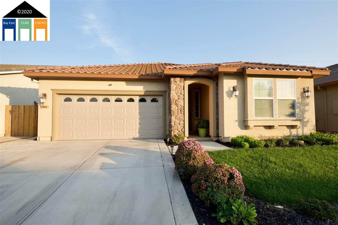 9962 Pyramid Way - Photo 1