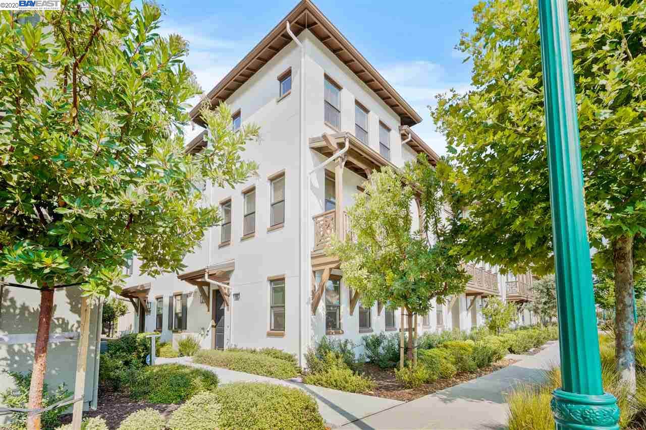 2667 5TH Street - Photo 1