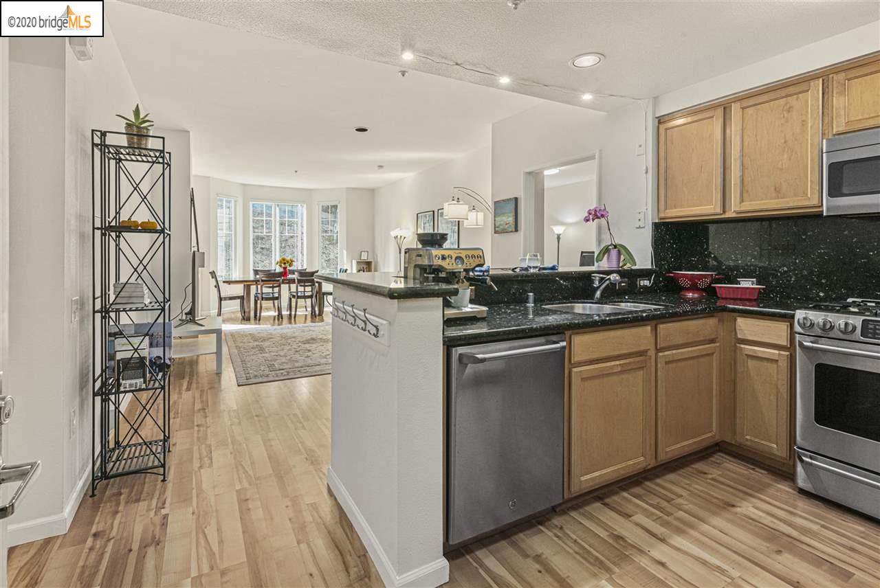 320 Caldecott Ln 115 - Photo 1