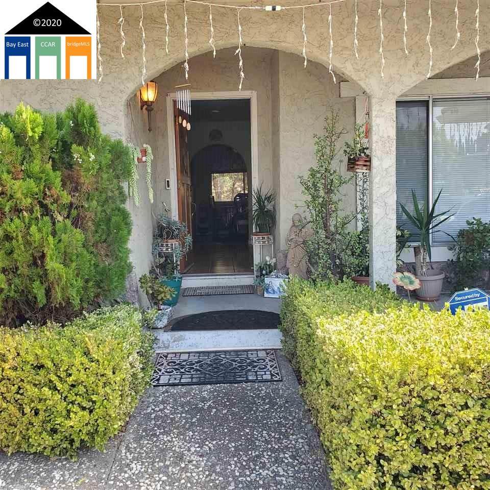 4261 Goldenhill Dr - Photo 1