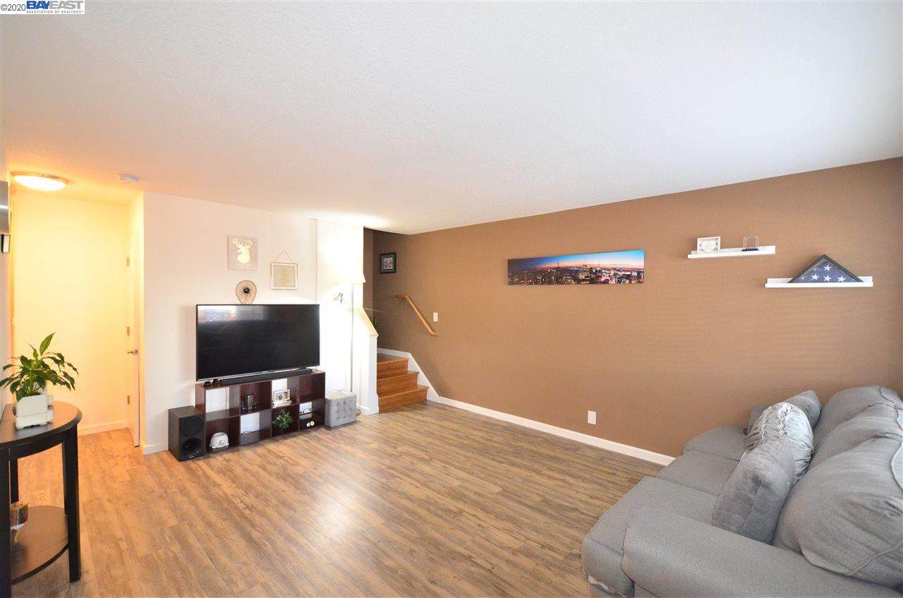 680 Fargo Ave 14 - Photo 1