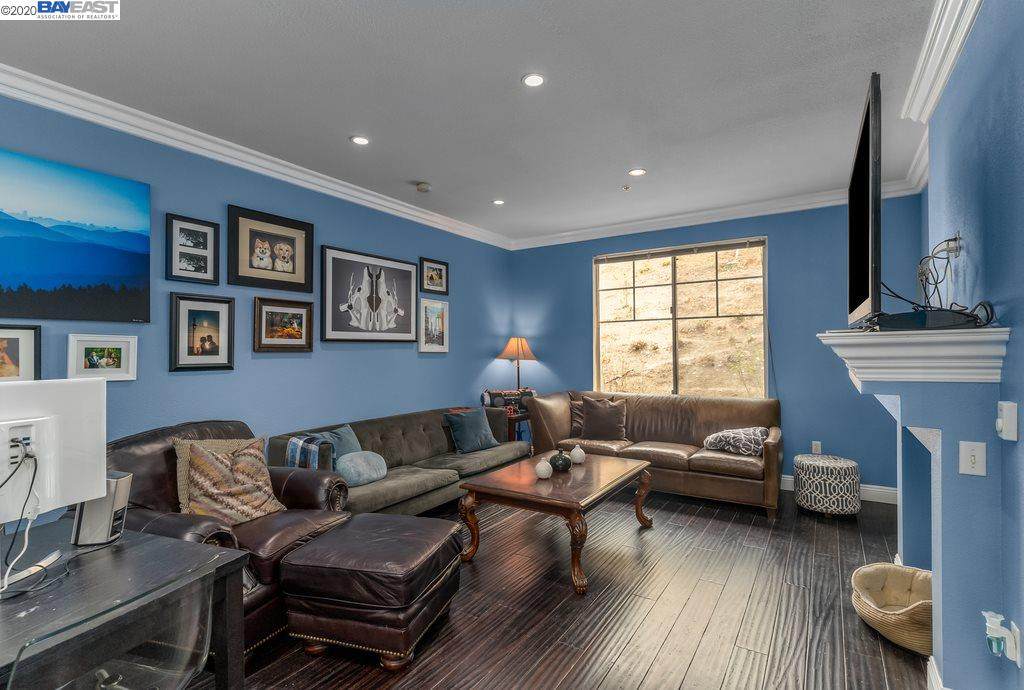 180 Caldecott Ln 113 - Photo 1