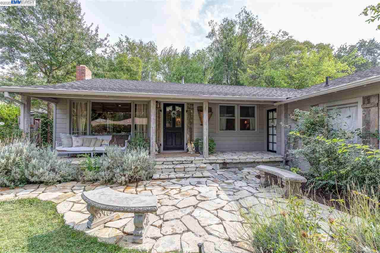 1241 Lindell Dr - Photo 1